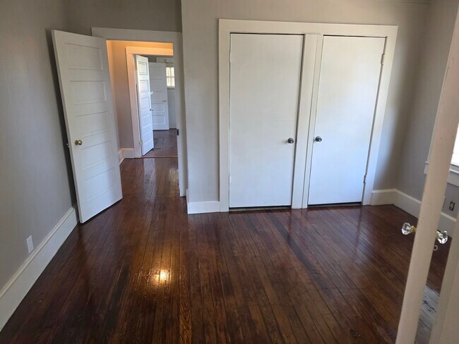 Photo - 3042 Main St