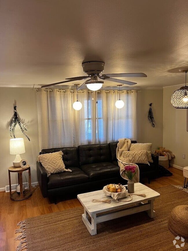 Building Photo - 3441 Denny St Unit Apt A