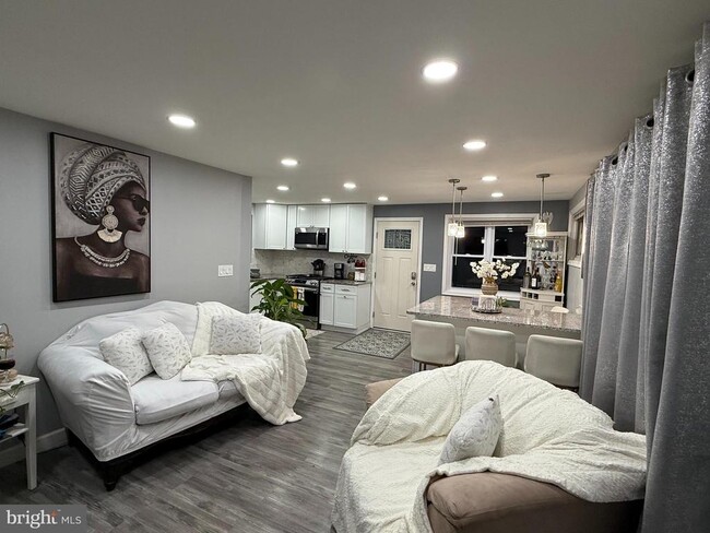 Building Photo - 7911 25th Ave