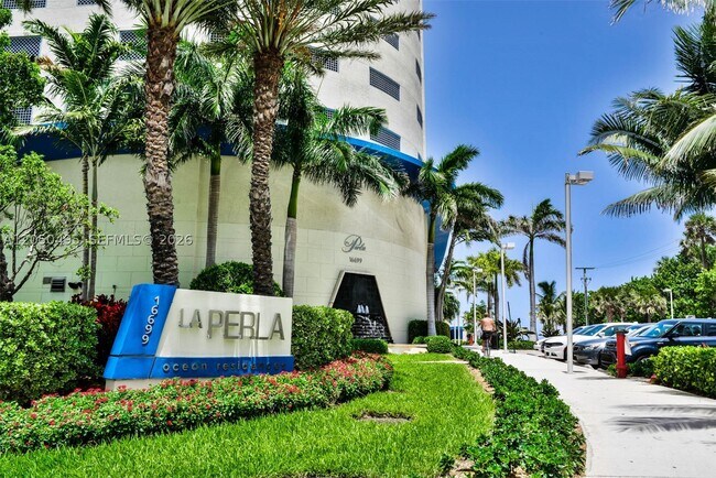 Building Photo - 16699 Collins Ave Unit 2004