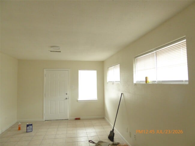 Building Photo - 5520 Cavalcade St