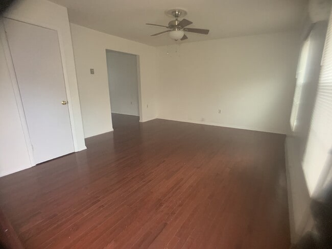 Building Photo - "Charming 3-Bed Townhouse Retreat in Etters – 1.5 Baths & 1200 Sq Ft of Comfort!"