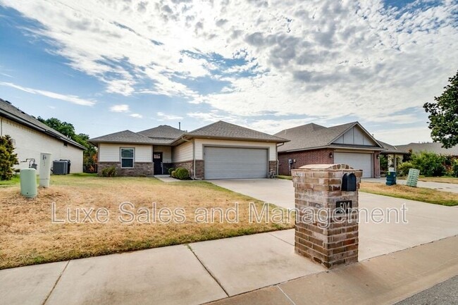 504 Martina Ln