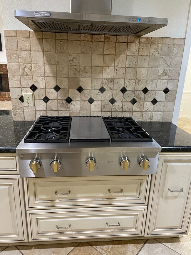 Photo - 737 Robin Ln