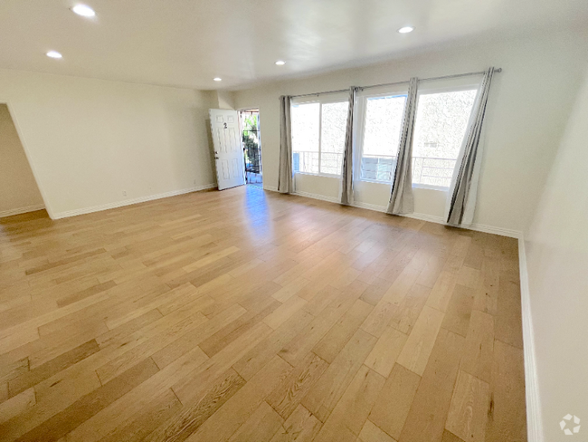Building Photo - 1008 7th St Unit 2 Rental