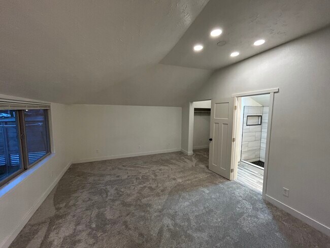 1st Bedroom - 520 Walnut St