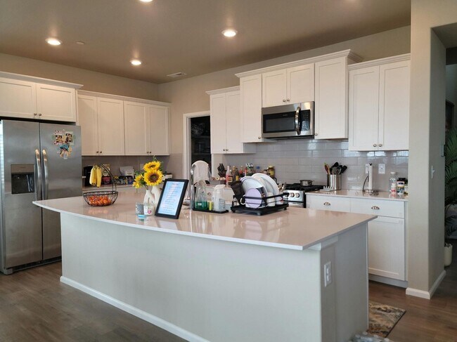 Photo - 4 Bedroom Home in Soundview Estates!