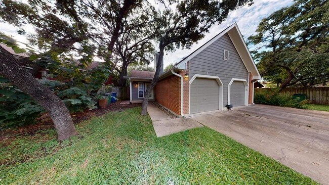 Building Photo - 8713 Clearbrook Trail Rental