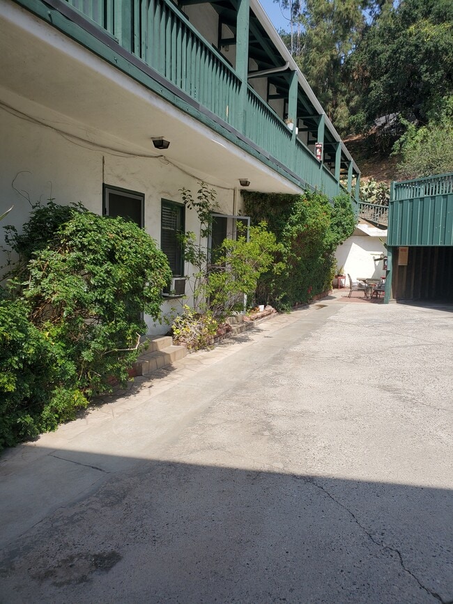 Photo - 8000 Honey Dr