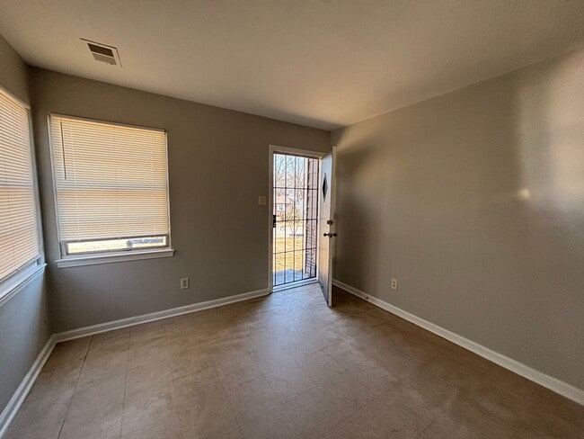 Photo - 2551 Dakar Ave