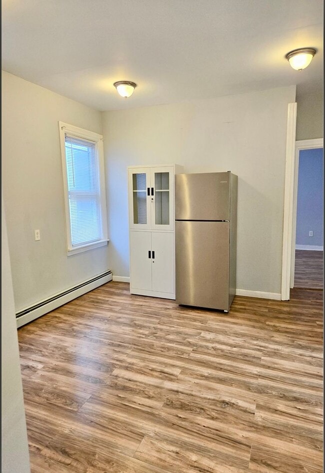 Photo - 207-209 Pawtucket Avenue Unidad 1