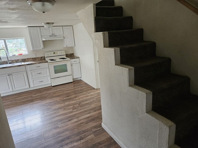 Photo - 444 N Elm St