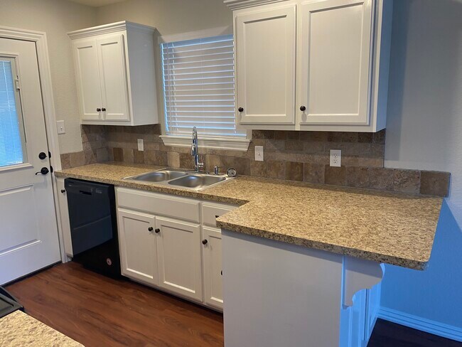 Photo - 3415 Fincastle Cir Unidad #B-55 and older housing