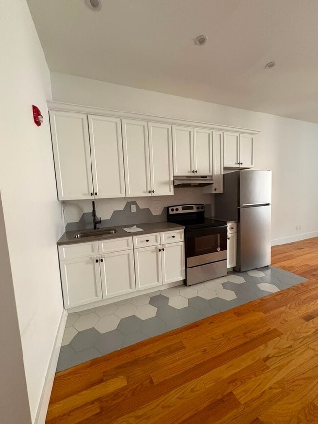 Photo - 155 Elliott Ave Unit 303