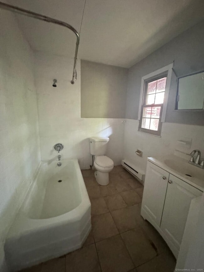 Photo - 240 Oak St Unit 7