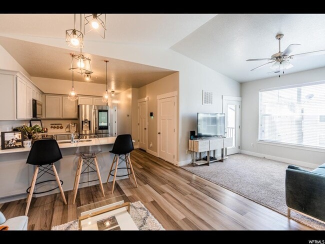 Building Photo - AMAZING Condo in HERRIMAN!!!