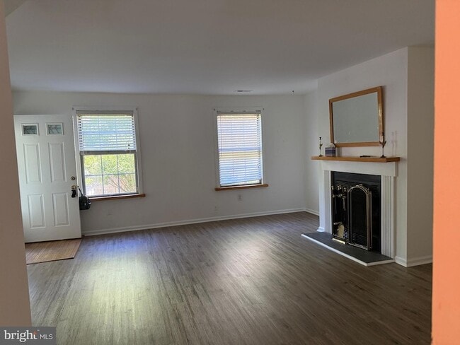 Photo - 1614 Huntingdon Mews