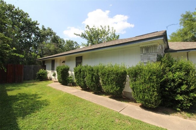 Photo - 734 Latteridge Dr