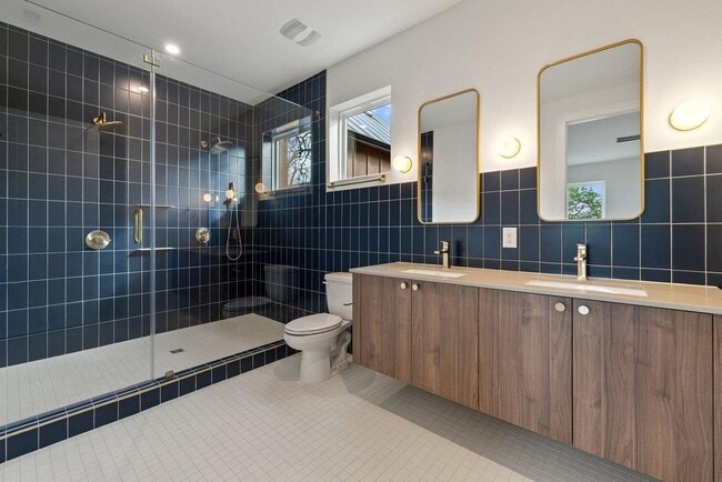 Photo - 732 Springdale Rd