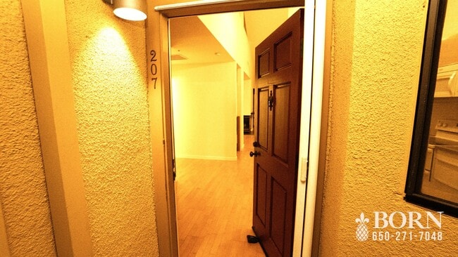 Photo - 939 Laurel St