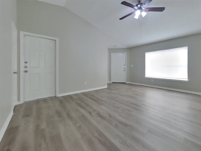 Photo - 3135 Kelling St