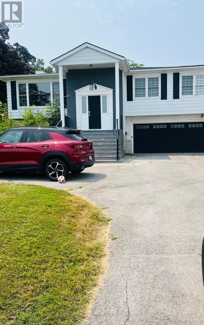 Photo - 431 Niagara Blvd
