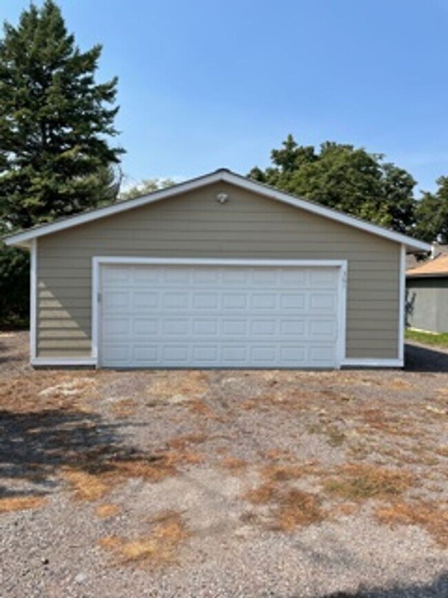Photo - 3 bedroom 2 bath house in downtown Kalispell