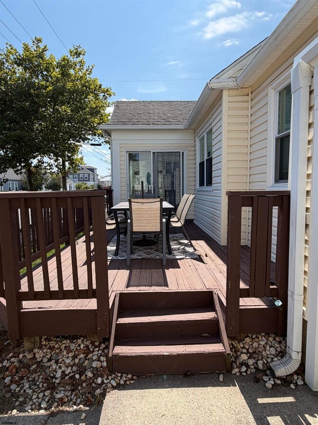 Photo - 7703 Winchester Ave