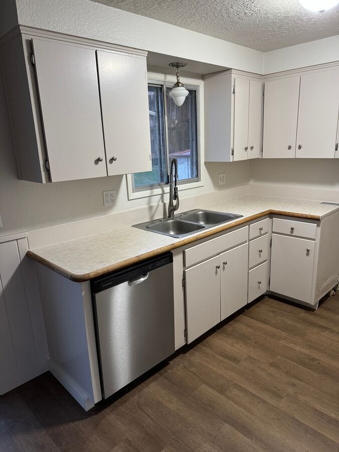 Photo - Freshly Updated 3-Bedroom, 2-Bath Home in Reedsport