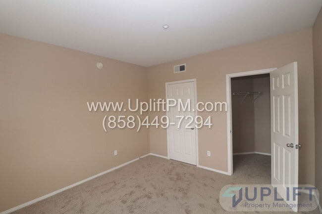 Photo - 3830 Elijah Ct Unidad 421