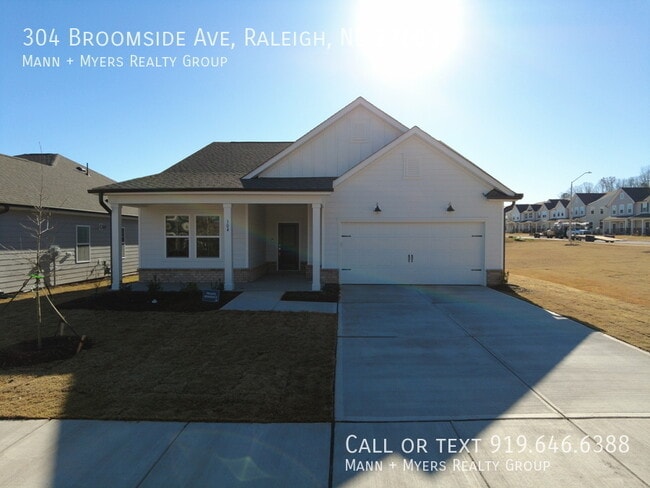 Photo - 304 Broomside Ave