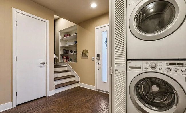 Photo - 2203 Selig Dr