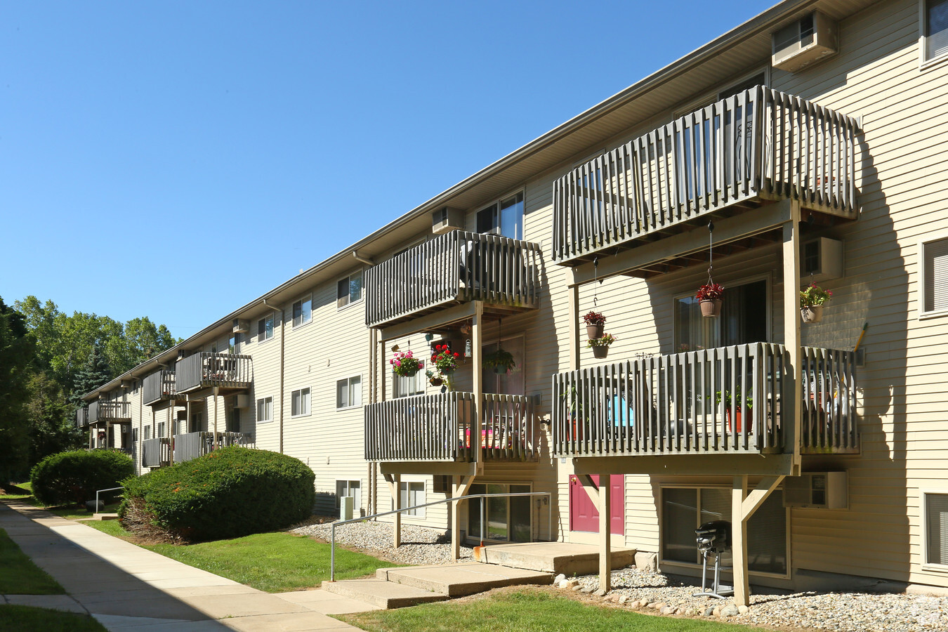 Westbay Club Apartments For Rent In Jackson