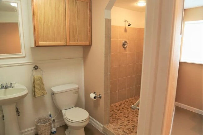 Photo - 1 Bed 1 Bath House Utilities Included