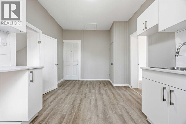 Photo - 131 Margaret Ave Unité 5