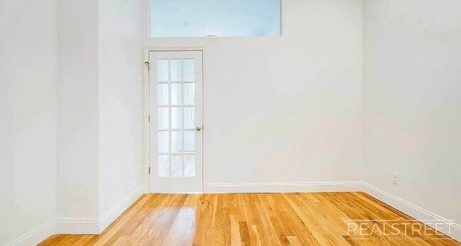 Photo - Wyckoff Avenue Unidad 2R