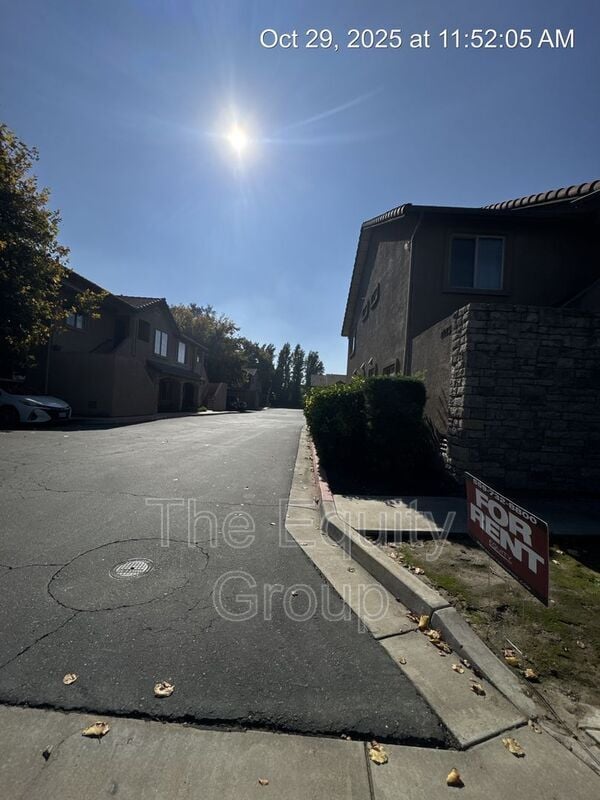 Building Photo - 4243 W Walnut Ave Unit 4243 D