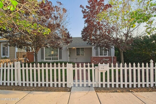 Building Photo - 1418 E St