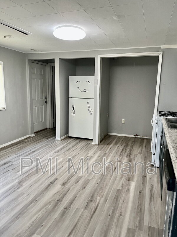 Photo - 1527 E Fox St