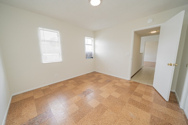 Photo - 1467 Russell St Unidad 2