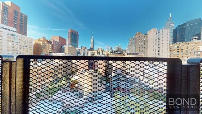 Photo - 165 E 35th St Unidad 12DE