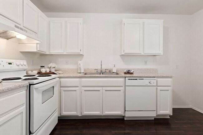 Aventine Court Apartment Homes