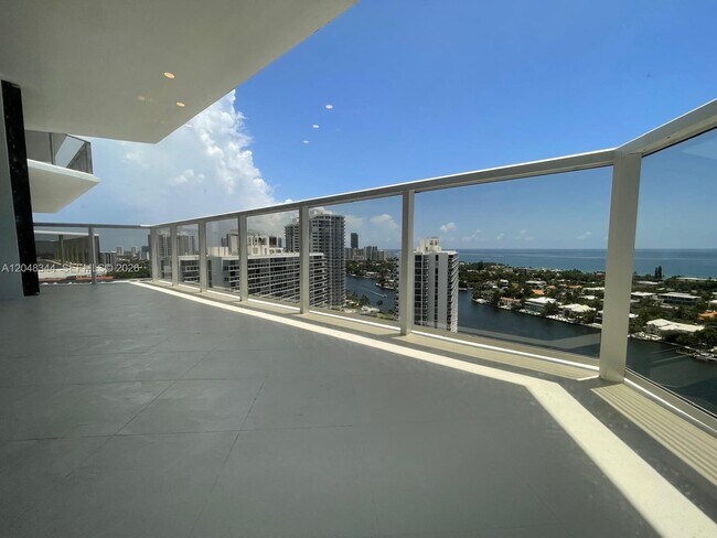 Photo - 20281 E Country Club Dr Unidad 2104