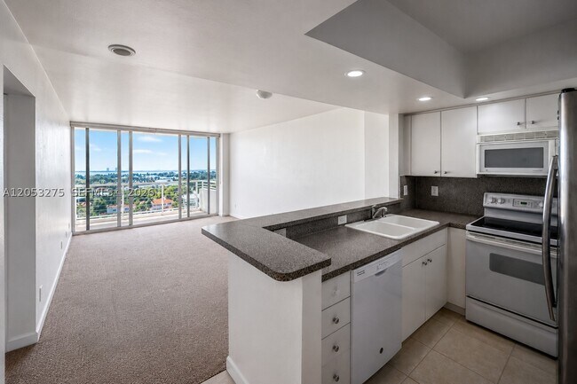 Photo - 5600 Collins Ave Unit 11L