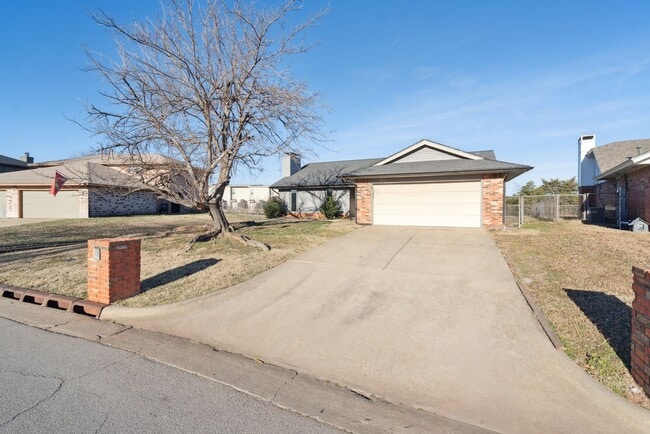 Photo - 3-Bedroom Home Near Dining, Shopping & Broadway Extension