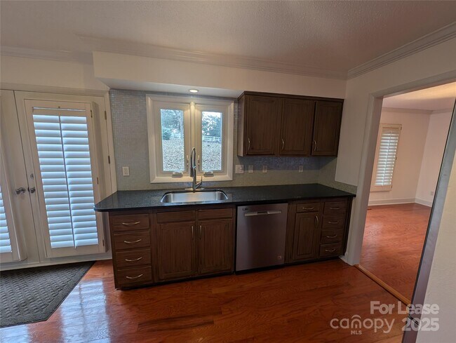 Photo - 3023 Shallowood Ln