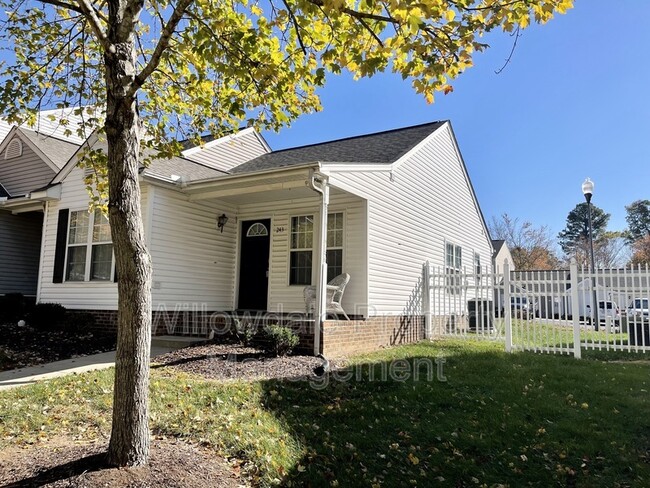 Photo - 243 Highgate Cir