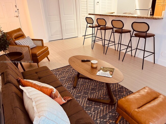 Photo - 120 Douglas Rd Unidad 302 Rental