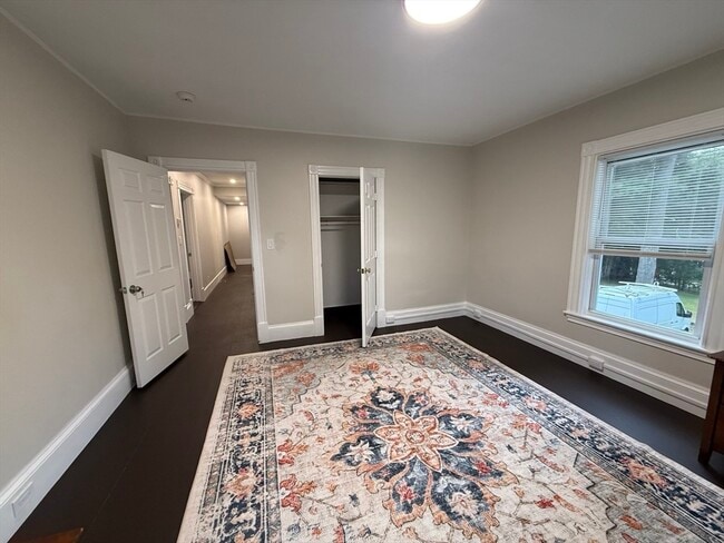 Photo - 553 Morton St