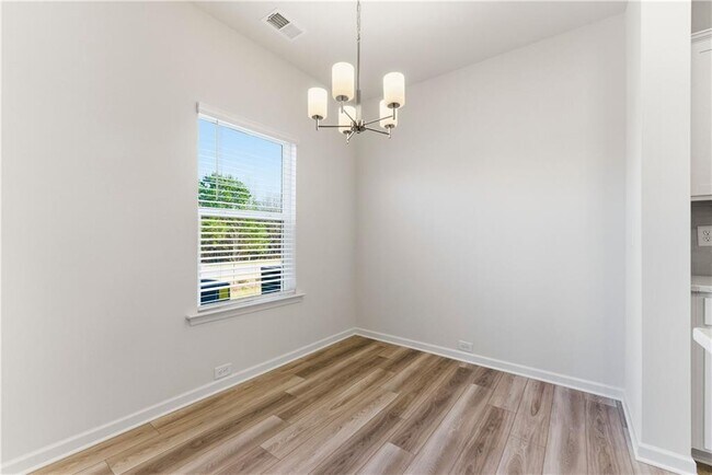 Photo - 22 Jacobs Farm Dr SE